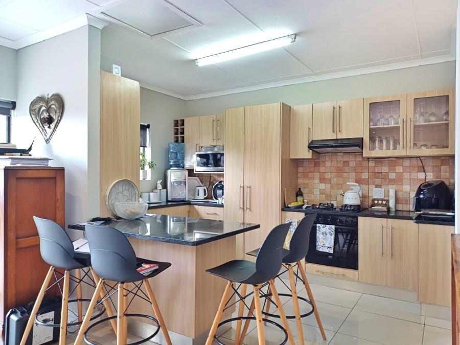 4 Bedroom Property for Sale in Avonddans Western Cape